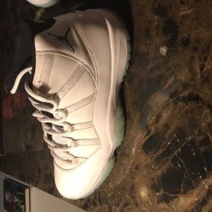 Air Jordan 11 retro Legend Blue-pre-owned